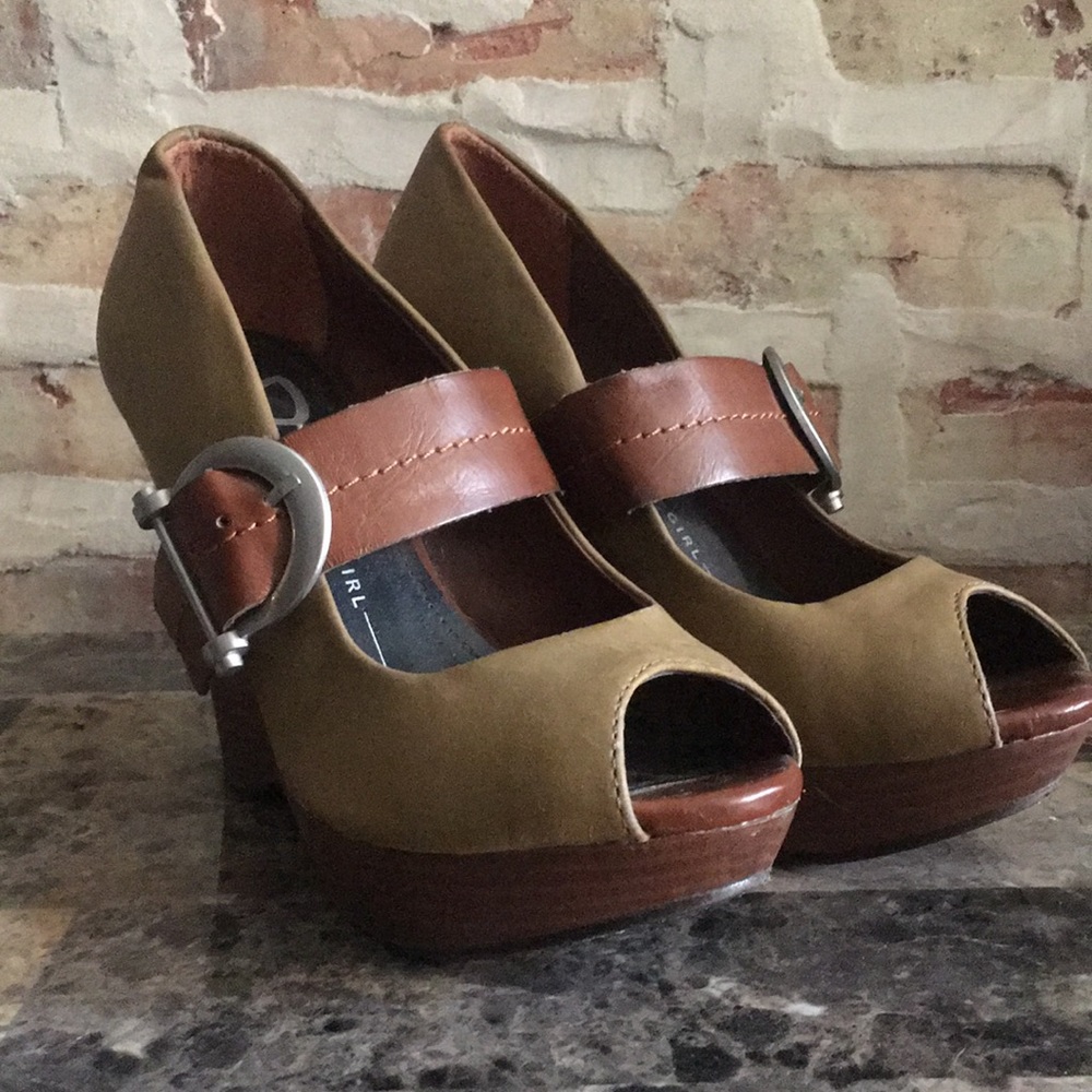 Olive green and brown wedges